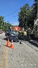 Idoso fica preso às ferragens após colisão frontal entre carro e micro-ônibus - 6