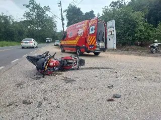 Duas pessoas ficam feridas após acidente na rodovia Ivo Silveira - 2