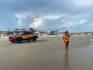 81 salvamentos marcam feriado na pré-temporada de verão - 1