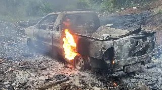 Veículo é encontrado destruído pelo fogo; caso levanta suspeita de crime - 2