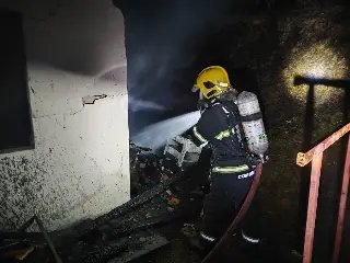 Residência é atingida por incêndio em Gaspar - 3