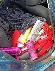 Carro carregado com 250 kg de maconha cai em lagoa durante perseguição policial - 3