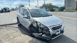 Acidente envolvendo três carros é registrado no Santa Rita  - 2