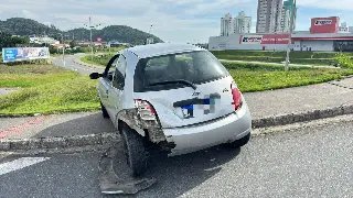 Acidente envolvendo três carros é registrado no Santa Rita  - 3