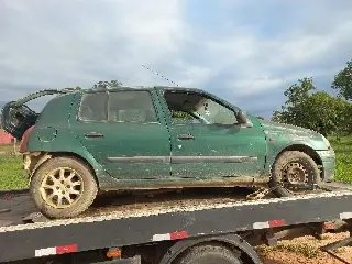 Caminhão com placas de Brusque se envolve em acidente em Tijucas - 2