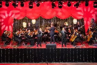 Camerata Florianópolis encanta o público com a magia do Natal no Pavilhão da Fenarreco - 11
