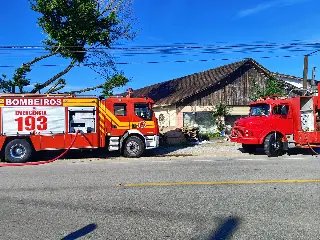 Galpão de depósito de algodão é atingido por incêndio - 1