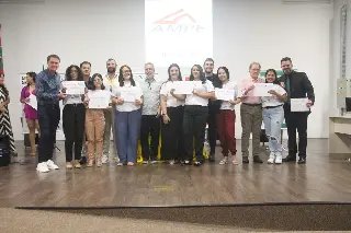 Escola de Costura da AmpeBr forma novos profissionais - 3