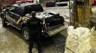 PF incinera 2,5 toneladas de cocaína em Santa Catarina - 1