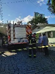 (VÍDEO) Princípio de incêndio em residência mobiliza bombeiros em Brusque - 1