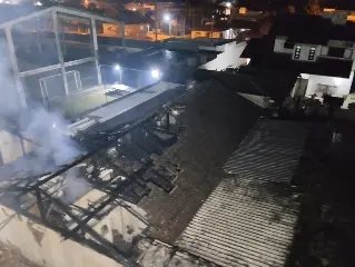 Centro religioso é destruído pelas chamas em Tijucas - 2