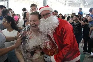 Chegada do Papai Noel marca encerramento de 2024 da Apae de Brusque - 6