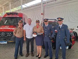 (VÍDEO) Cerimônia marca troca de comando nos Bombeiros de Brusque - 2