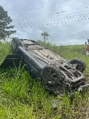 (VÍDEO) Mulher fica ferida após capotamento no bairro Barracão - 1
