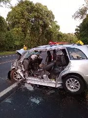 Grave acidente na BR-282 envolve quatro carros e deixa quatro mortos - 1