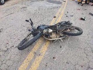 Duas pessoas ficam feridas em Brusque após acidente entre moto e ônibus - 1