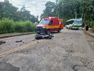 Duas pessoas ficam feridas em Brusque após acidente entre moto e ônibus - 5