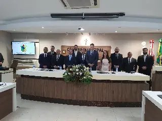 (VÍDEO) Prefeito, vice e vereadores são empossados em Guabiruba - 1