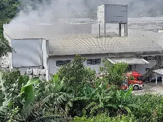 Princípio de incêndio mobiliza bombeiros de três cidades em Brusque - 4