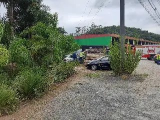 (URGENTE) Saída de pista em Botuverá deixa mulher e criança feridas - 10