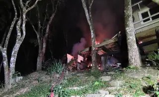 Incêndio de grandes proporções destrói residência de jovem casal - 3