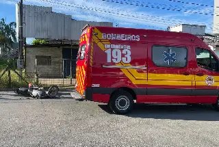 (VÍDEO) Motociclista é levado ao hospital após acidente no Santa Terezinha - 1