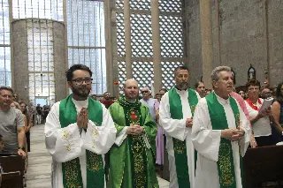 Fiéis se despedem do padre Diomar em celebrações emocionantes na igreja Matriz - 11