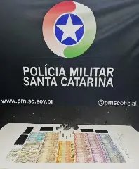Suspeitos jogam sinuca antes de anunciar assalto - 1