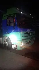 Carro pega fogo após colisão com caminhão na Jorge Lacerda - 1