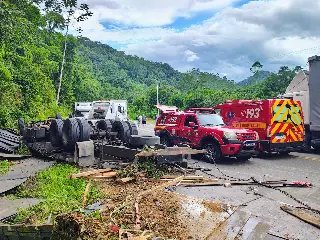 Caminhoneiro morre em acidente grave na Serra de Corupá - 2