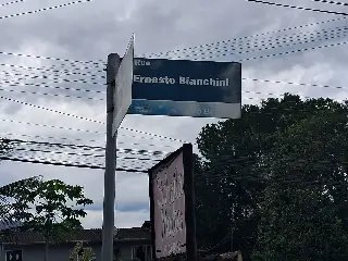(VÍDEO) Buraco na rua Aires Horn, no Rio Branco, causa transtornos e riscos a moradores - 3