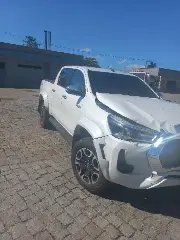 Colisão entre dois carros é registrada na rodovia Antônio Heil - 1