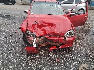 Acidente deixa mulher ferida e carros danificados na General Osório - 2