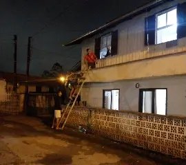 Tempestade deixa famílias desabrigadas em Brusque - 1