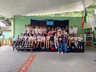Estudantes da rede de ensino de Brusque assistem ao documentário "Vidas Interligadas" - 1