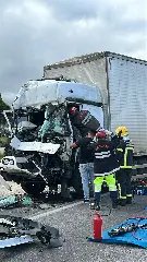 Três caminhões colidem e acidente deixa vítimas na BR-101 - 2
