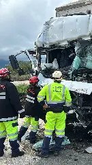Três caminhões colidem e acidente deixa vítimas na BR-101 - 1