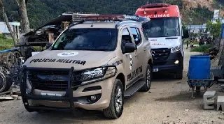 Suspeitos de roubo fogem, atiram contra a PM e acabam mortos em Itajaí - 1