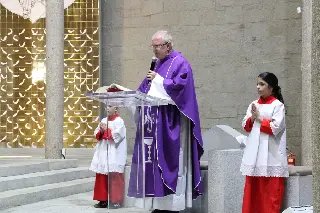 Centenas de fiéis participam das missas de Quarta-feira de Cinzas - 3