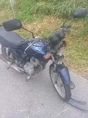 Motocicleta colide na traseira de carro que tentou acessar rua - 1