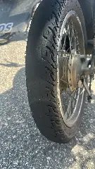 Moto sem retrovisores e com placa presa por fita adesiva é apreendida em Brusque - 2