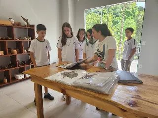 Alunos da escola Alberto Pretti participam de aula diferente na Chácara Edith - 3