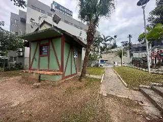 Praça no Centro recebe trabalhos de revitalização - 2