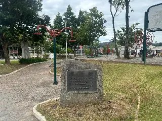 Praça no Centro recebe trabalhos de revitalização - 1