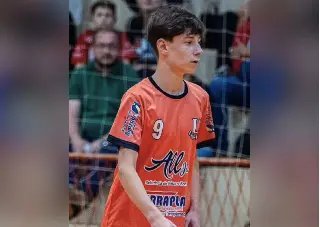 Adolescente morre afogado após cair de colchão inflável em rio - 2