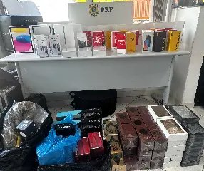 (VÍDEO) PRF apreende R$ 115 mil em produtos irregulares - 2