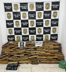 Polícia apreende 400 quilos de maconha e prende um homem em flagrante - 1