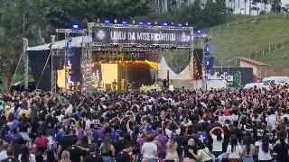 Cerca de 4 mil pessoas participam do Luau da Misericórdia - 3