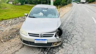 (VÍDEO) Acidente destrói Celta e Voyage em Botuverá - 7