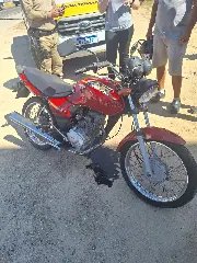 Acidente com duas motos e van deixa dois feridos na Ivo Silveira - 2